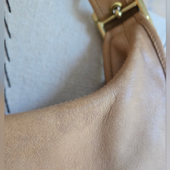 Vintage Coach 9718 Shoulder Crescent Flap Bag With Vintage Gold Hardware - Picture 6 of 16